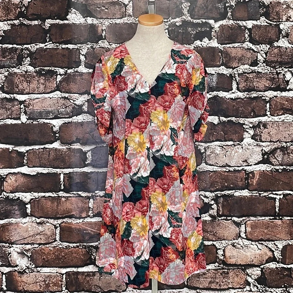 Halogen Dress Knee-Length Short Sleeve Pink Green Floral Size Medium - Picture 4 of 15